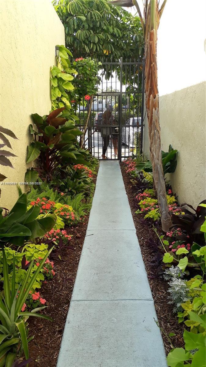 16950 W Dixie Hwy A-228 Hwy #A228 North Miami Beach, FL 33160