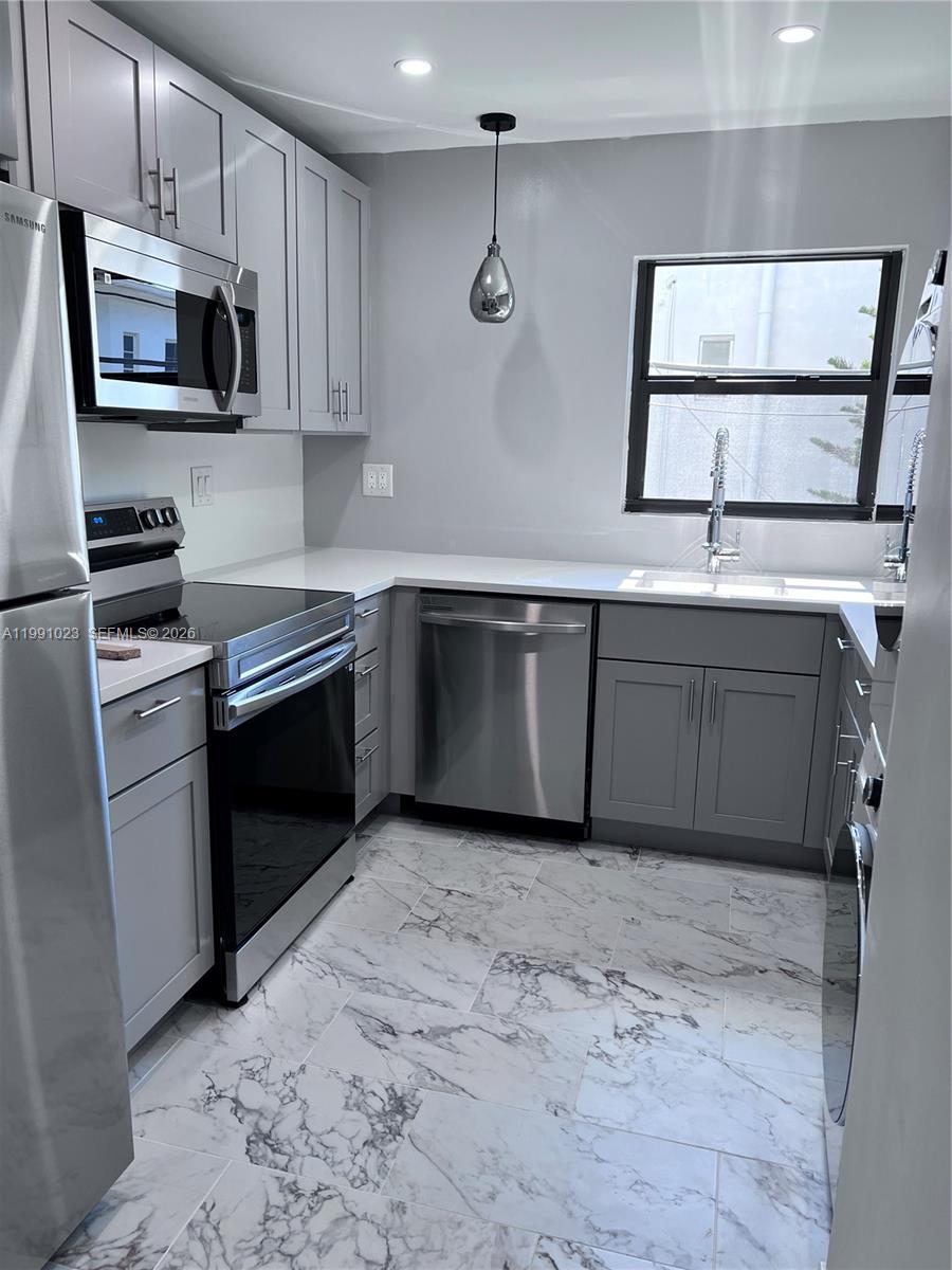 1617 Jefferson Ave #204 Miami Beach, FL 33139