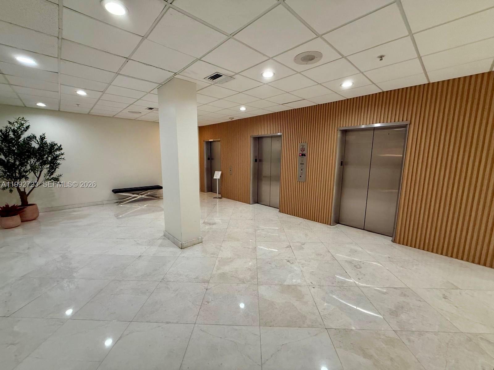 2780 NE 183rd St #2107 Aventura, FL 33160