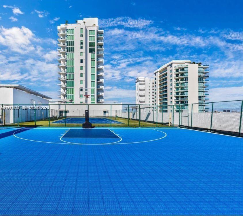 7930 East Dr #DR North Bay Village, FL 33141