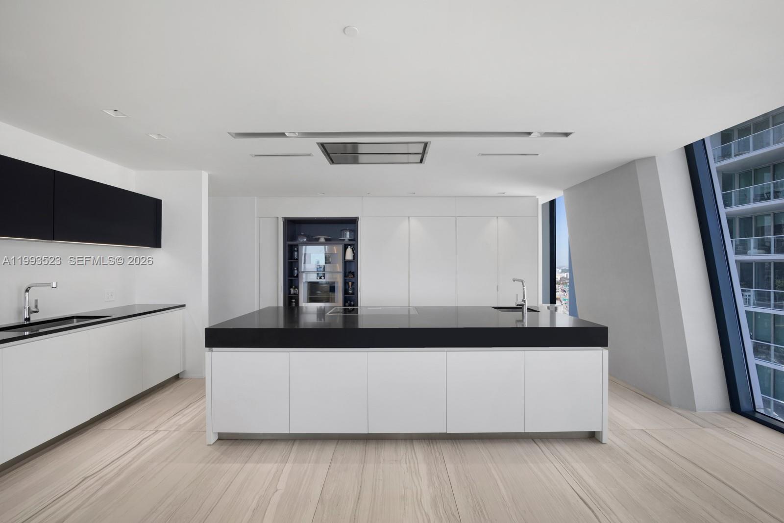 1000 Biscayne Blvd #2702 Miami, FL 33132