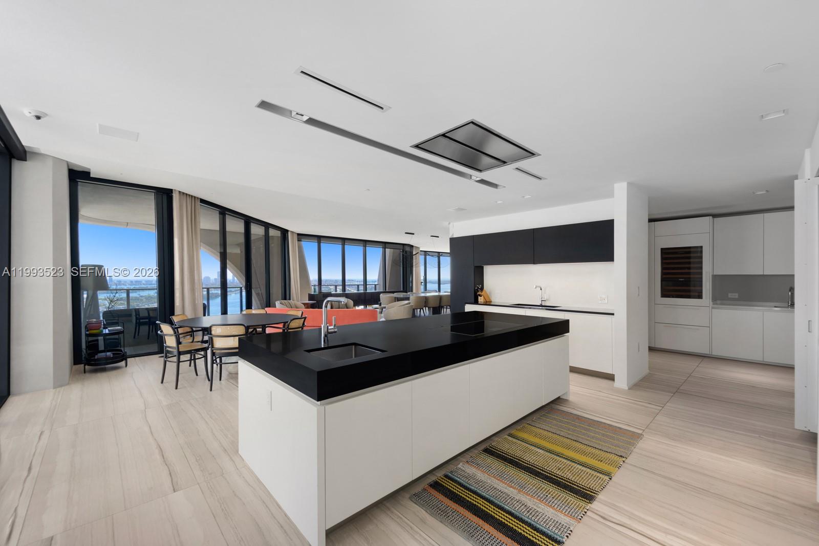 1000 Biscayne Blvd #2702 Miami, FL 33132