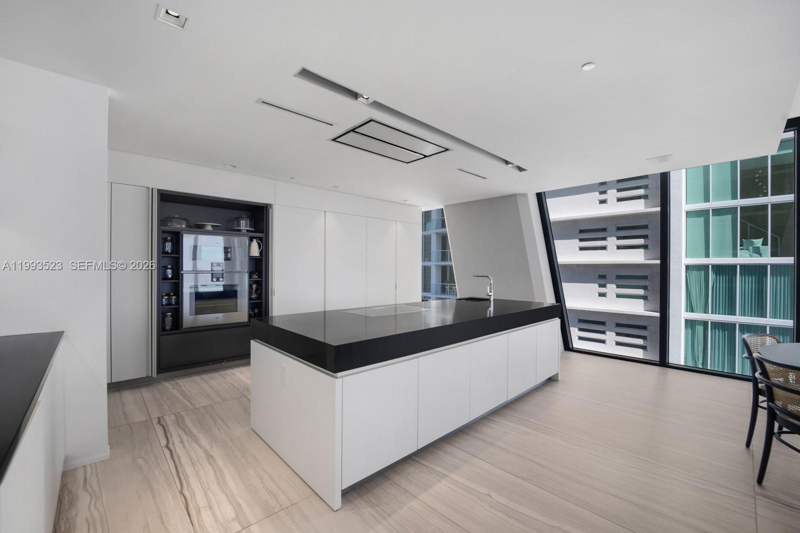 1000 Biscayne Blvd #2702 Miami, FL 33132