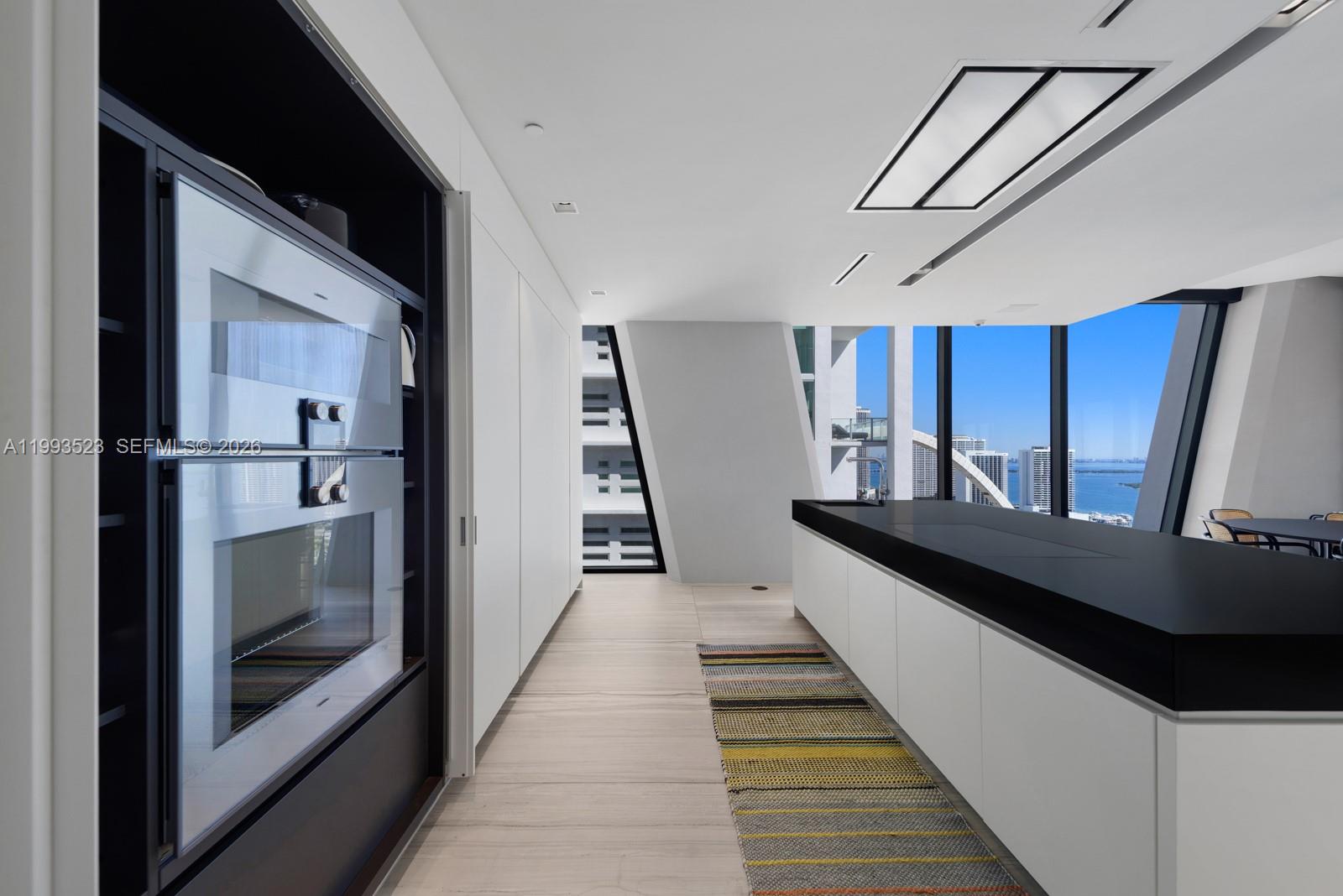 1000 Biscayne Blvd #2702 Miami, FL 33132