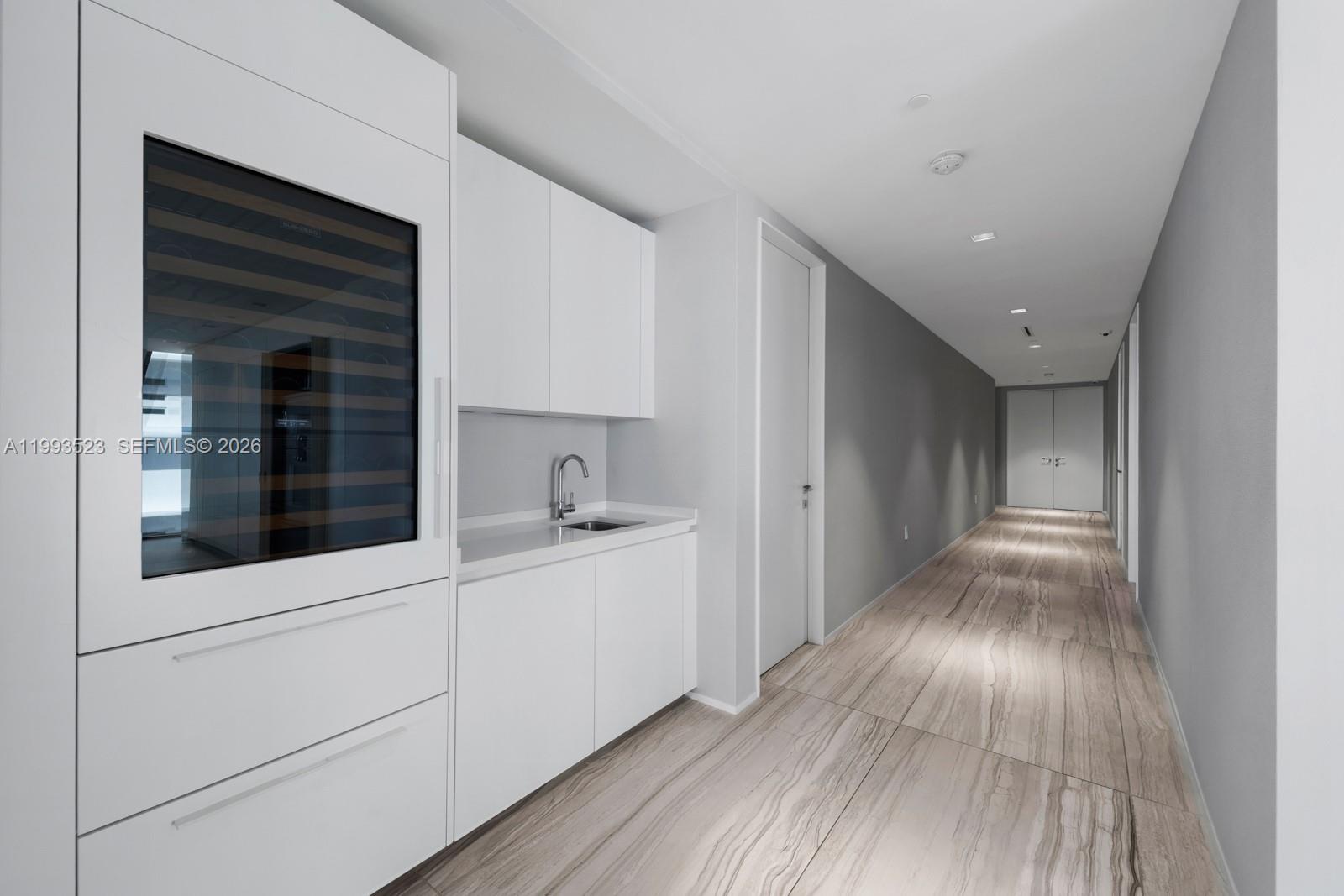 1000 Biscayne Blvd #2702 Miami, FL 33132