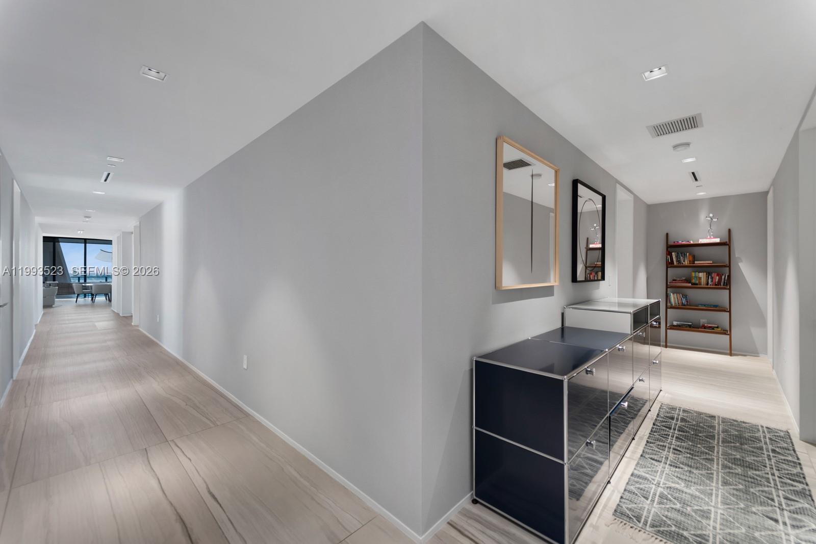 1000 Biscayne Blvd #2702 Miami, FL 33132