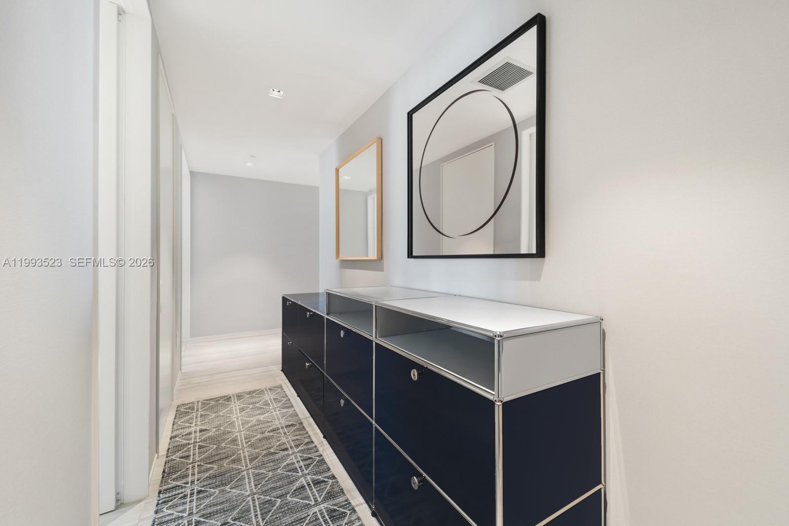 1000 Biscayne Blvd #2702 Miami, FL 33132