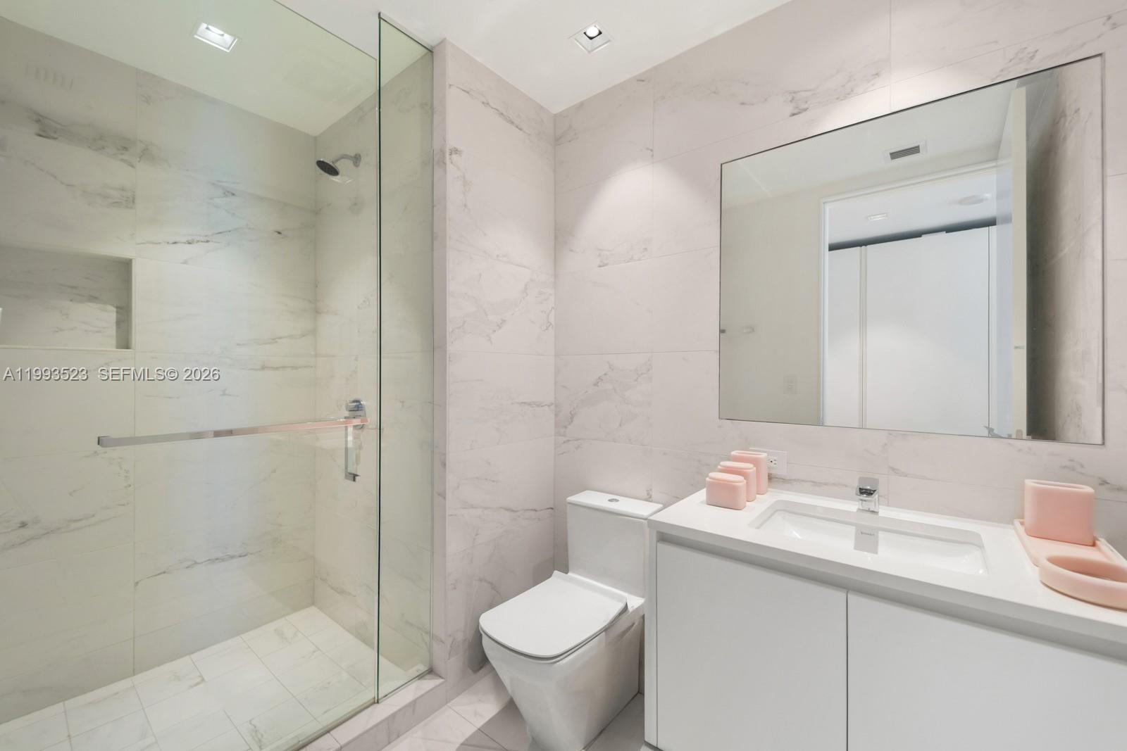 1000 Biscayne Blvd #2702 Miami, FL 33132