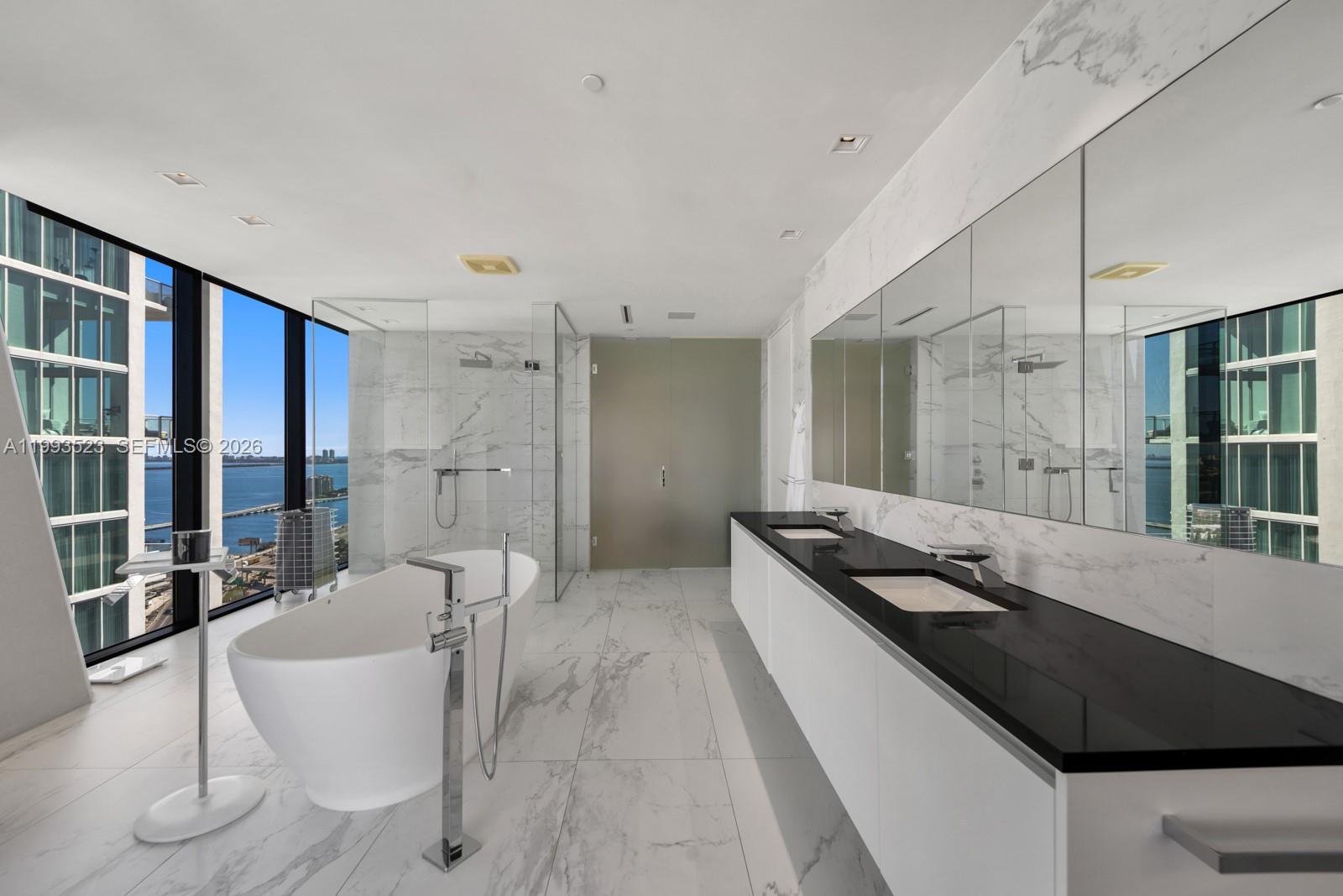 1000 Biscayne Blvd #2702 Miami, FL 33132