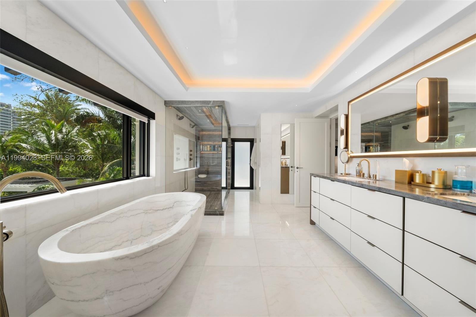 3681 Flamingo Dr Miami Beach, FL 33140