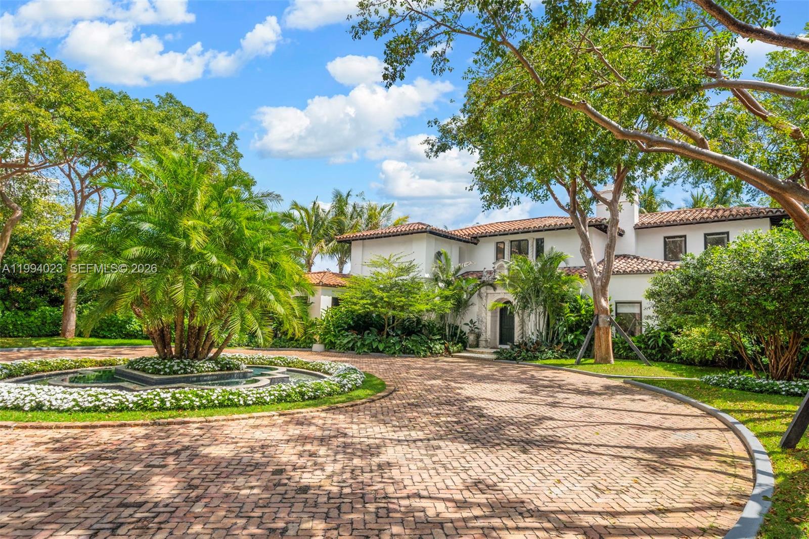 3681 Flamingo Dr Miami Beach, FL 33140