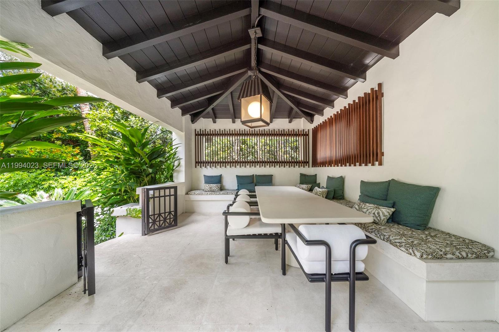 3681 Flamingo Dr Miami Beach, FL 33140