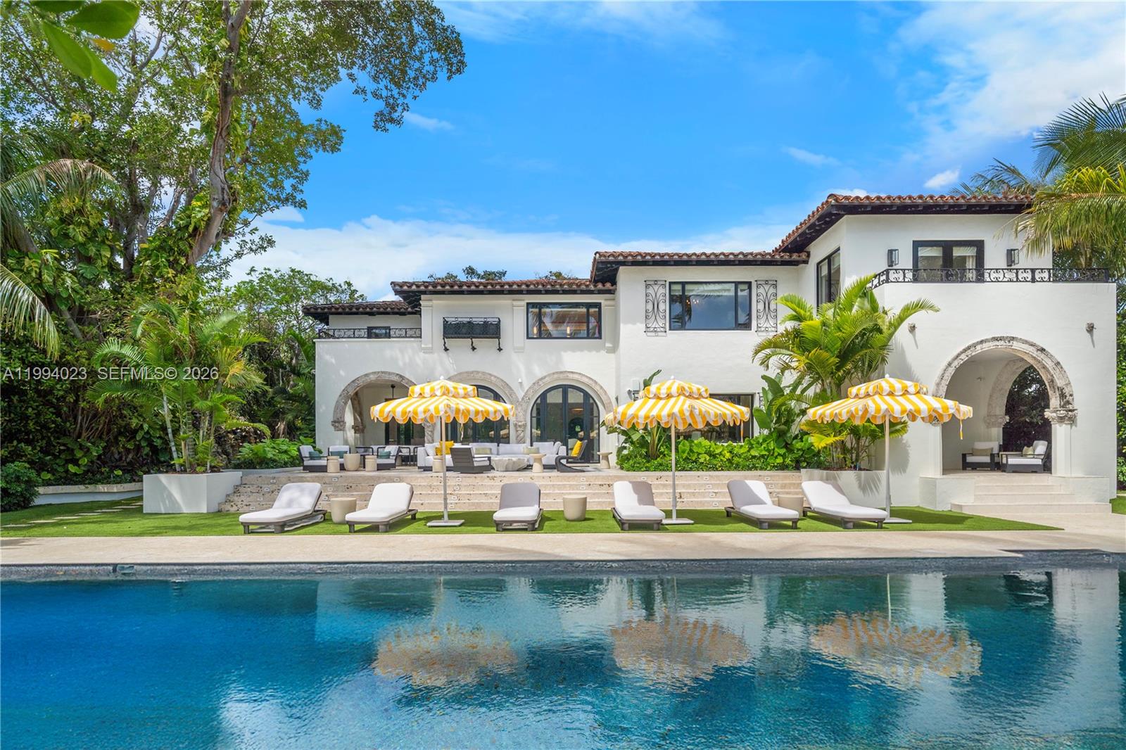 3681 Flamingo Dr Miami Beach, FL 33140