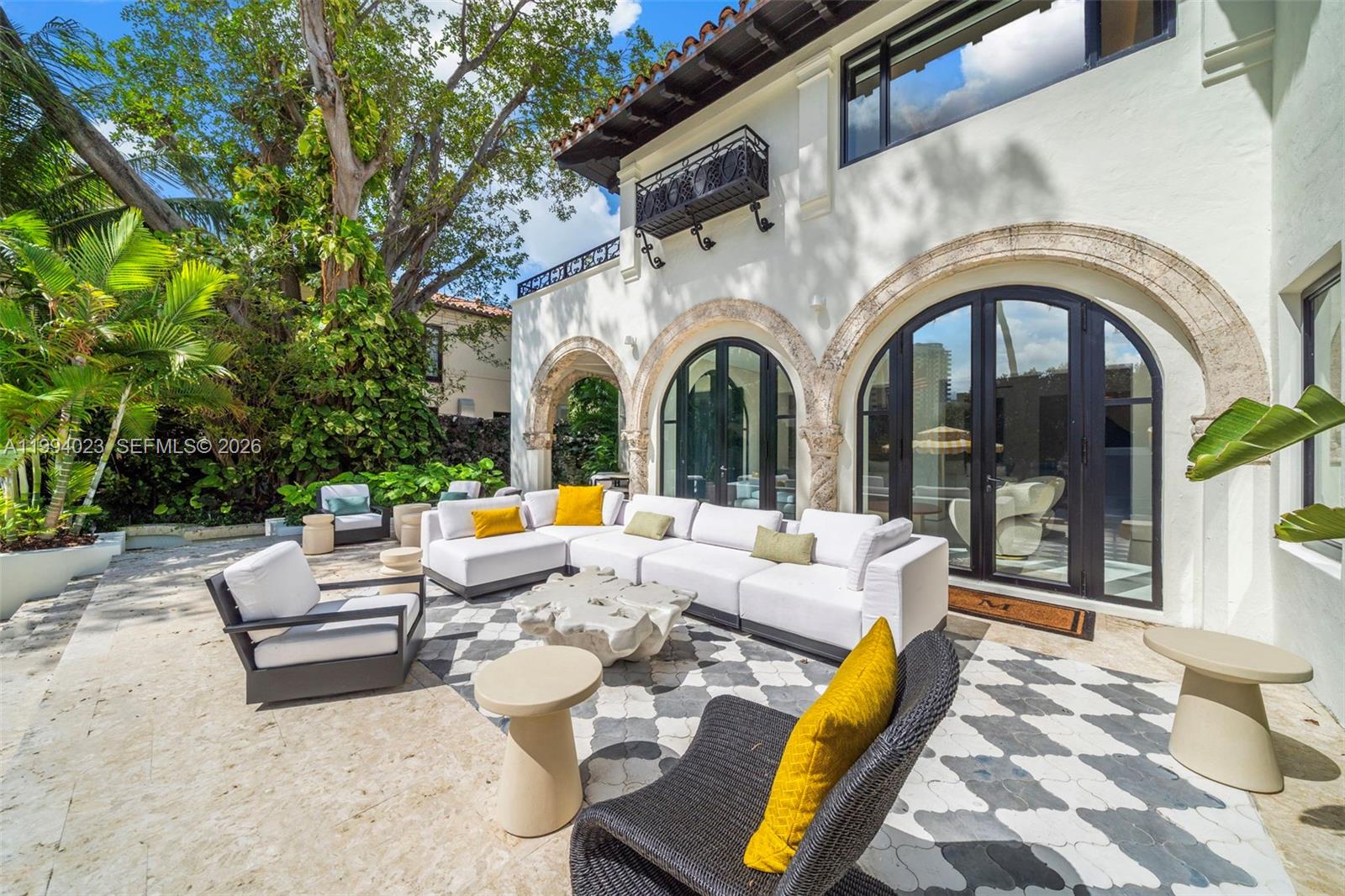 3681 Flamingo Dr Miami Beach, FL 33140