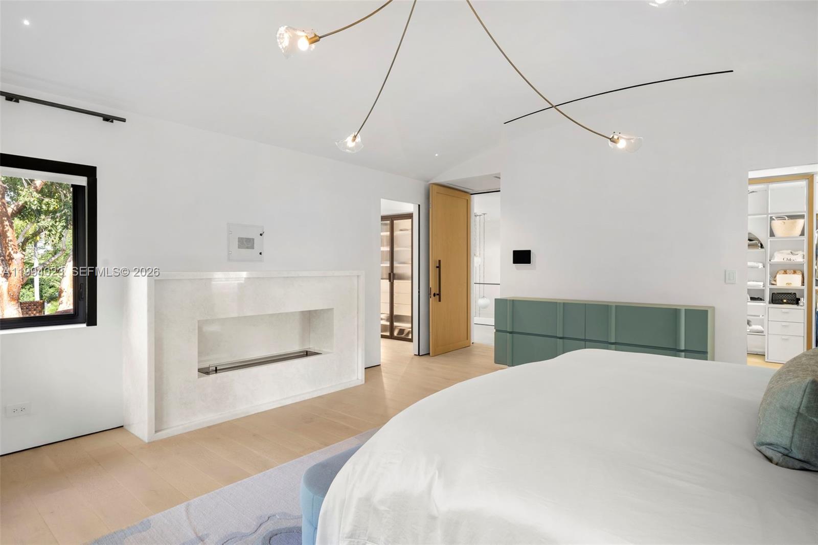 3681 Flamingo Dr Miami Beach, FL 33140