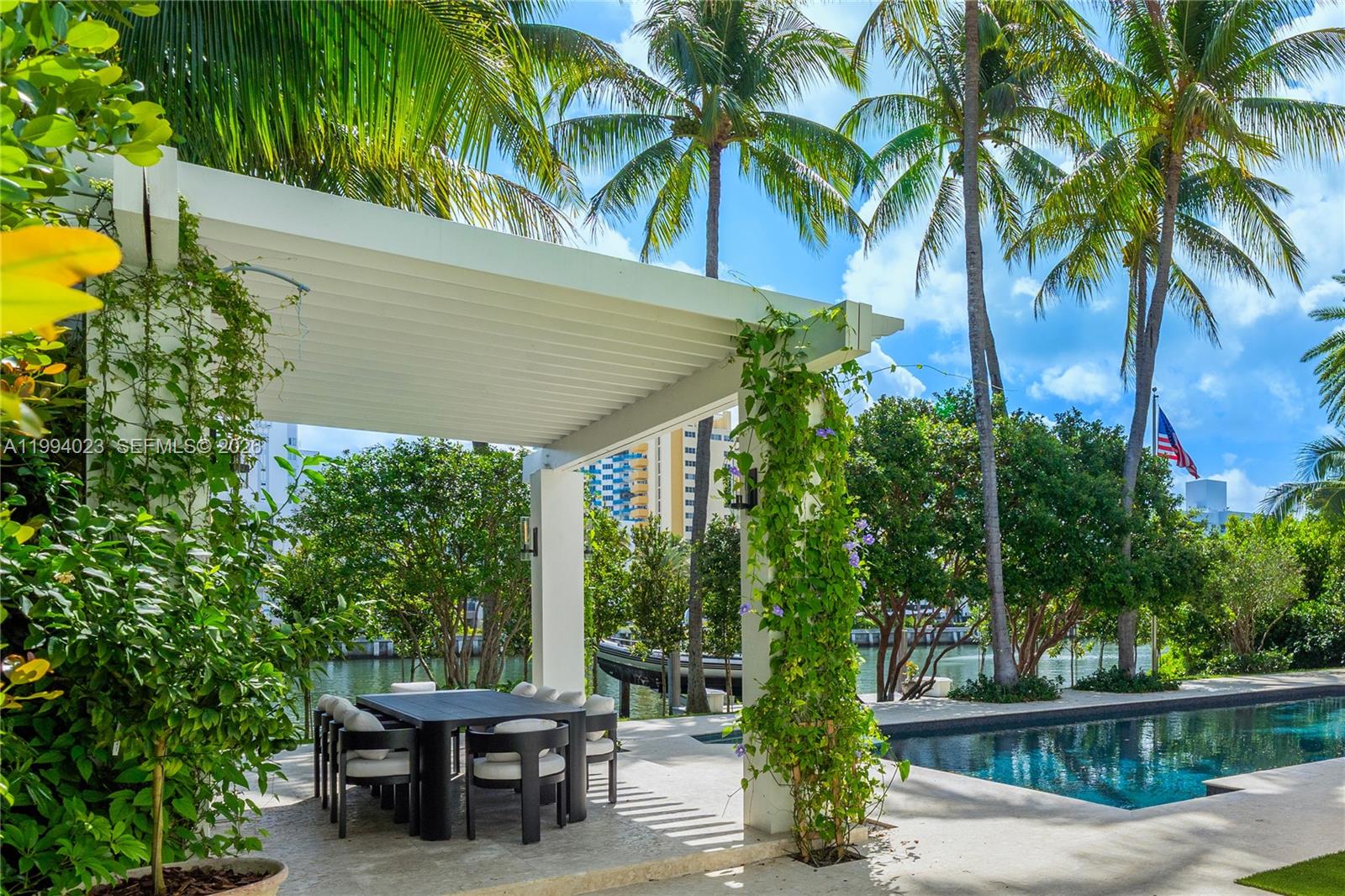 3681 Flamingo Dr Miami Beach, FL 33140