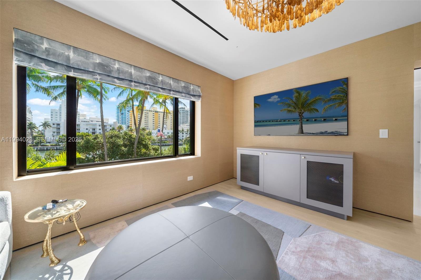 3681 Flamingo Dr Miami Beach, FL 33140