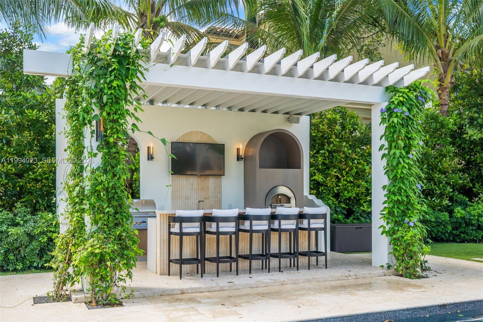 3681 Flamingo Dr Miami Beach, FL 33140