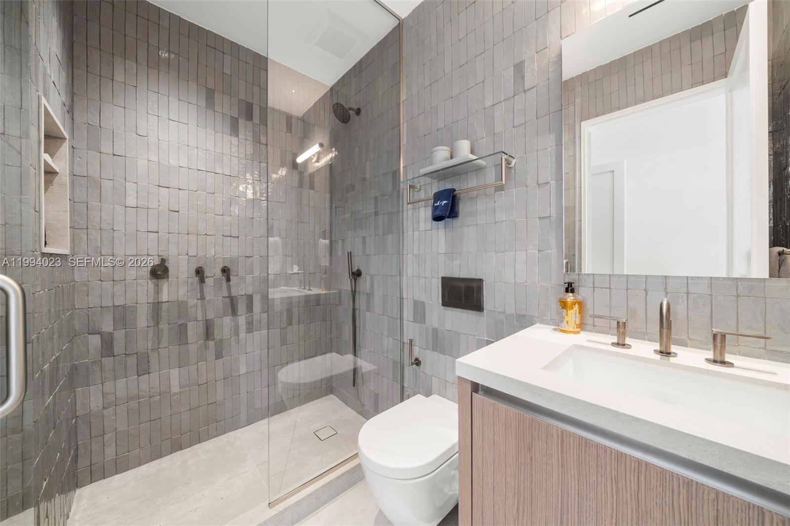 3681 Flamingo Dr Miami Beach, FL 33140