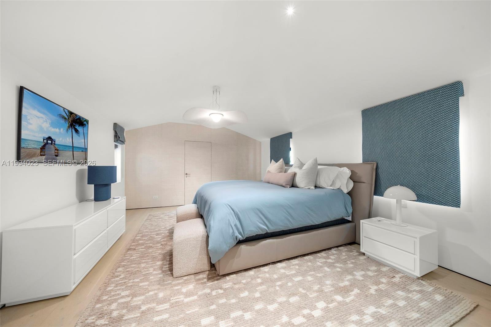 3681 Flamingo Dr Miami Beach, FL 33140