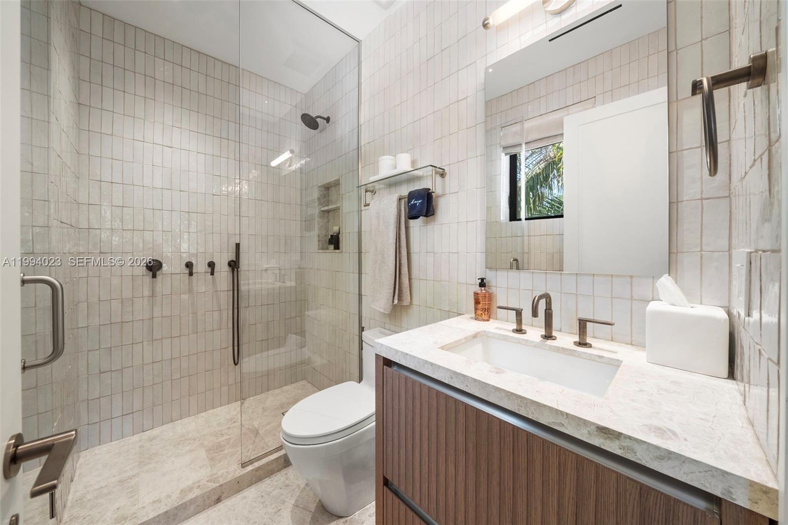 3681 Flamingo Dr Miami Beach, FL 33140