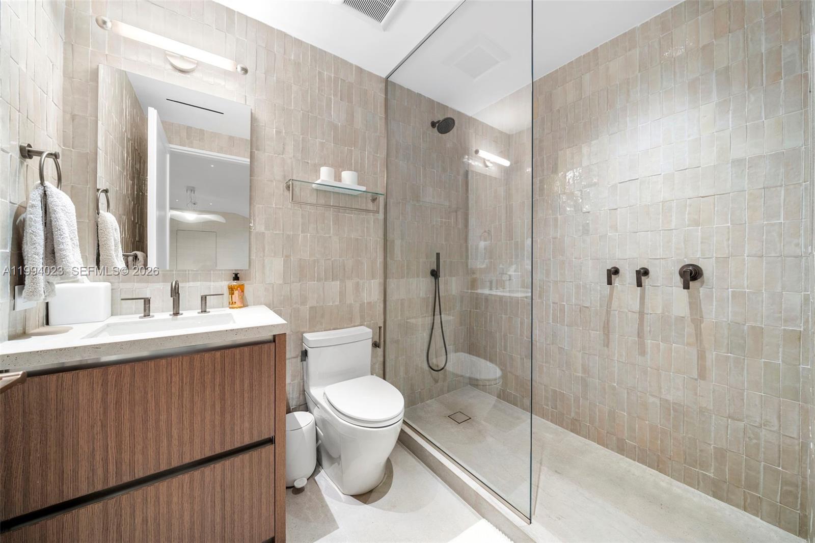 3681 Flamingo Dr Miami Beach, FL 33140