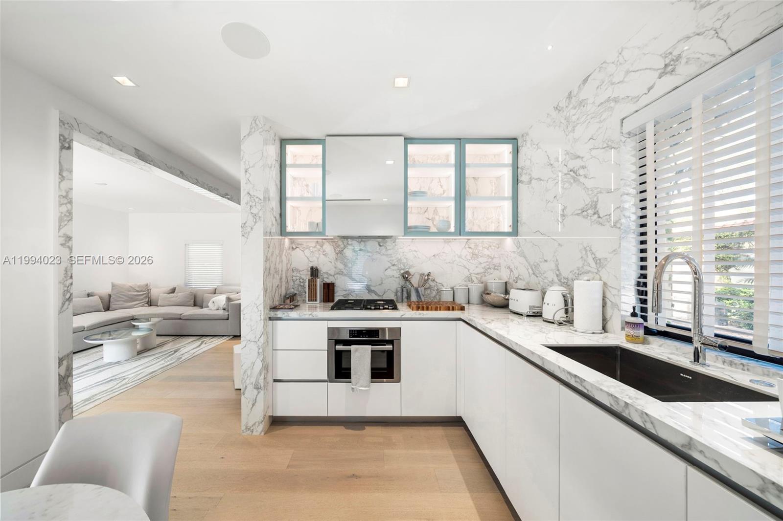 3681 Flamingo Dr Miami Beach, FL 33140