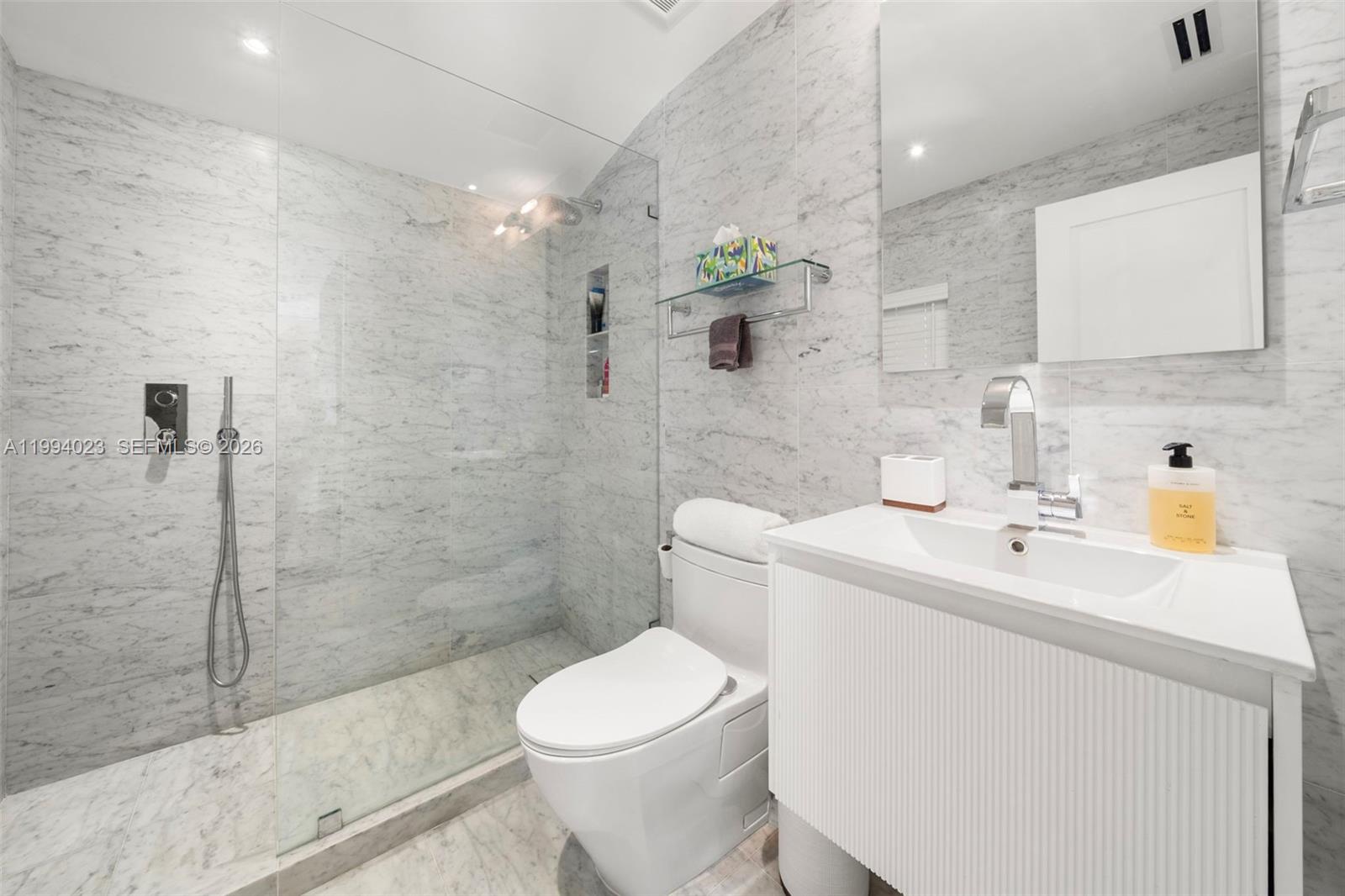 3681 Flamingo Dr Miami Beach, FL 33140