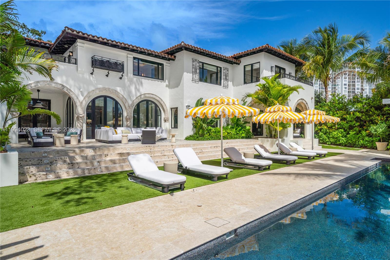 3681 Flamingo Dr Miami Beach, FL 33140