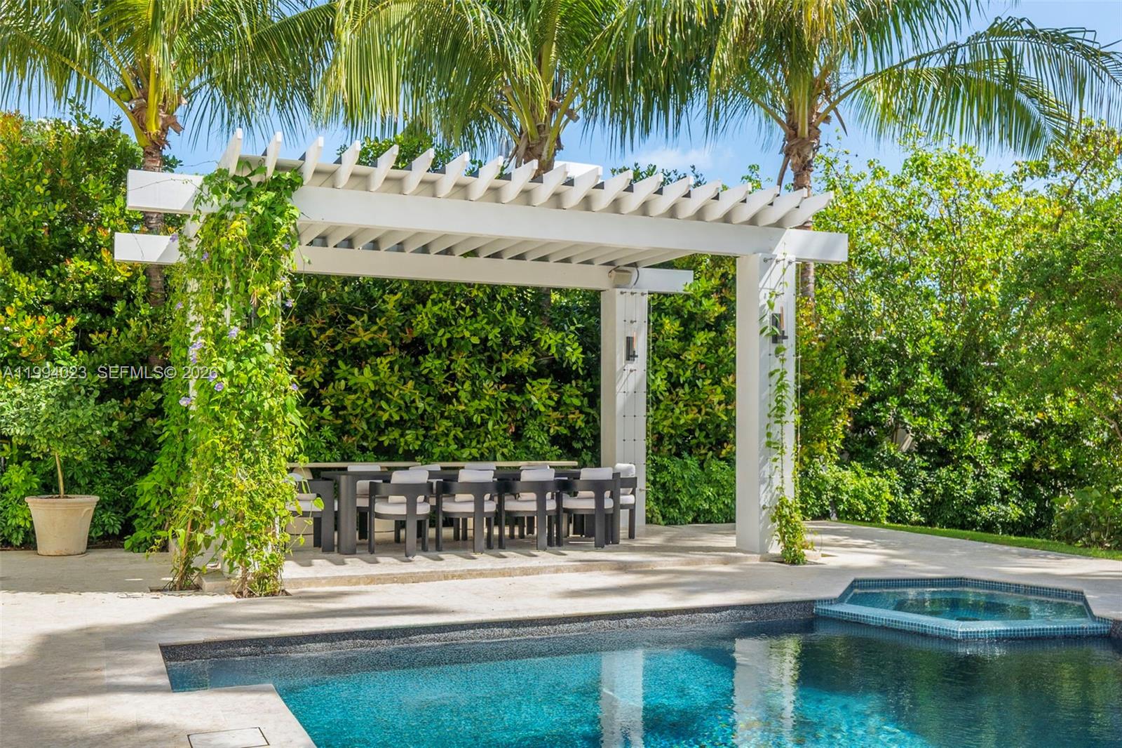 3681 Flamingo Dr Miami Beach, FL 33140