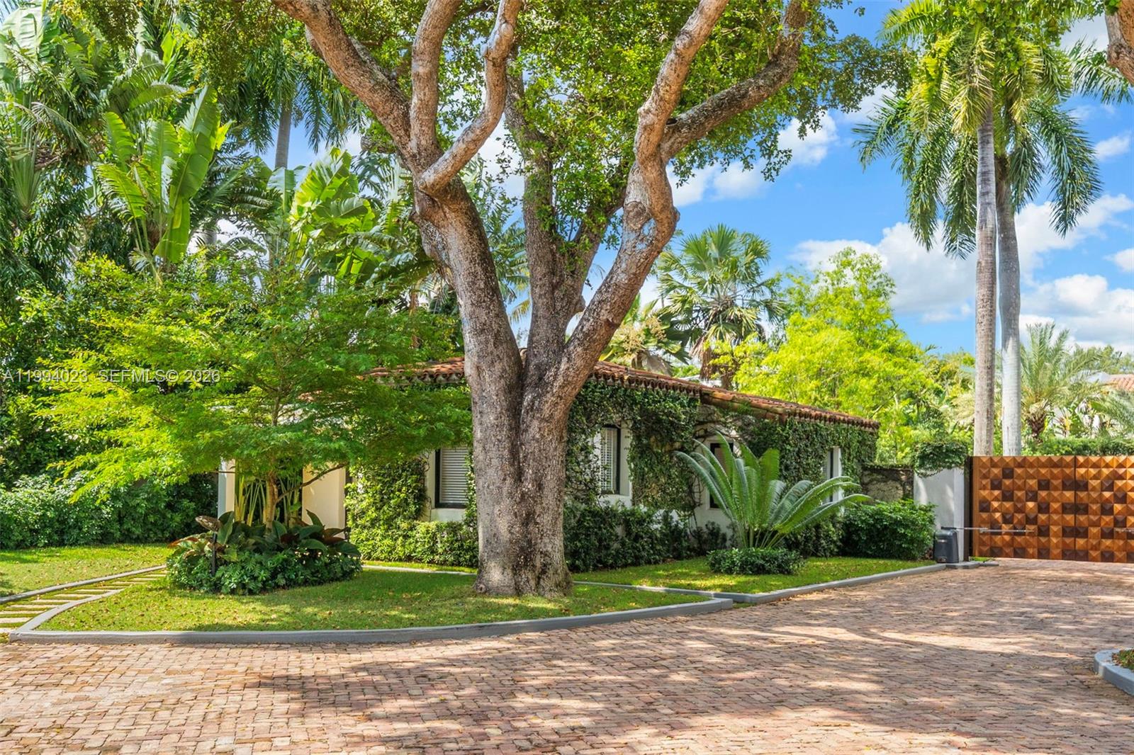 3681 Flamingo Dr Miami Beach, FL 33140