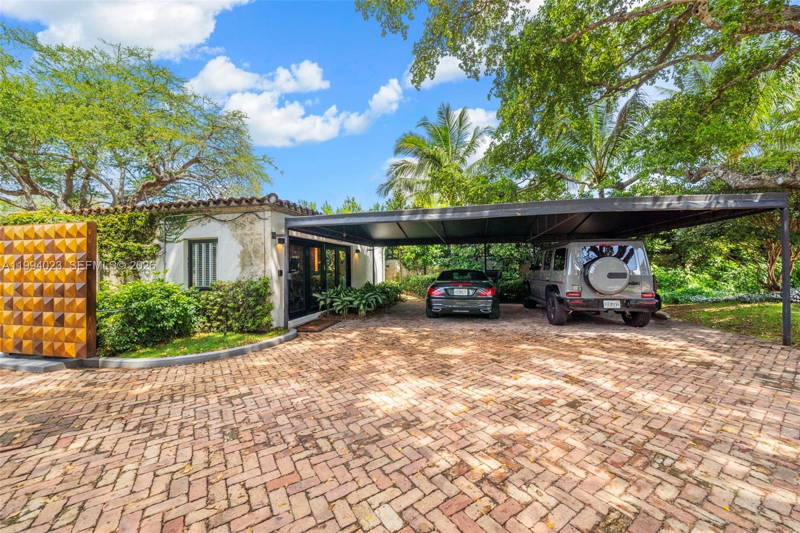 3681 Flamingo Dr Miami Beach, FL 33140