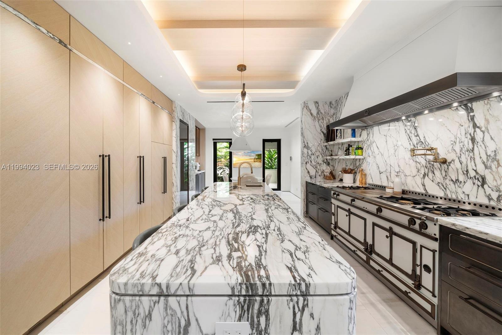 3681 Flamingo Dr Miami Beach, FL 33140