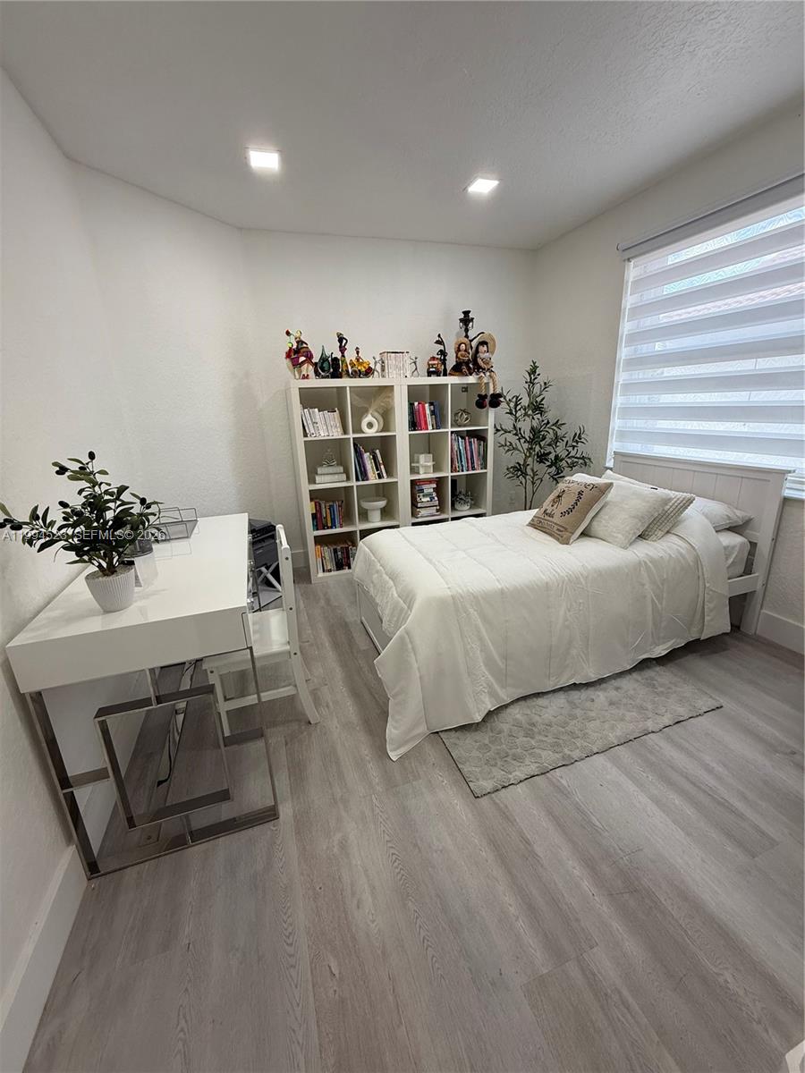 1607 SW 157th Ave Pembroke Pines, FL 33027