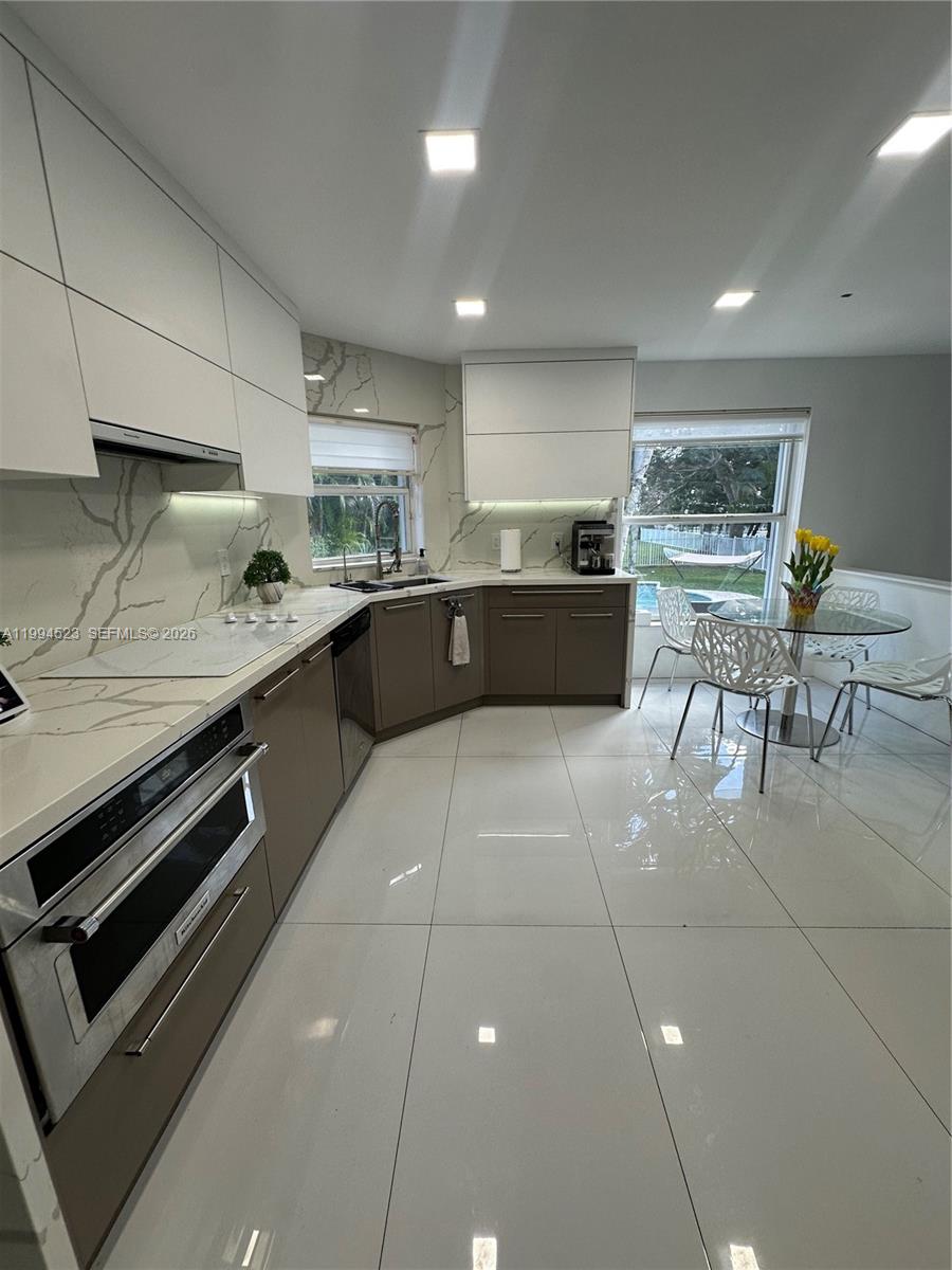 1607 SW 157th Ave Pembroke Pines, FL 33027