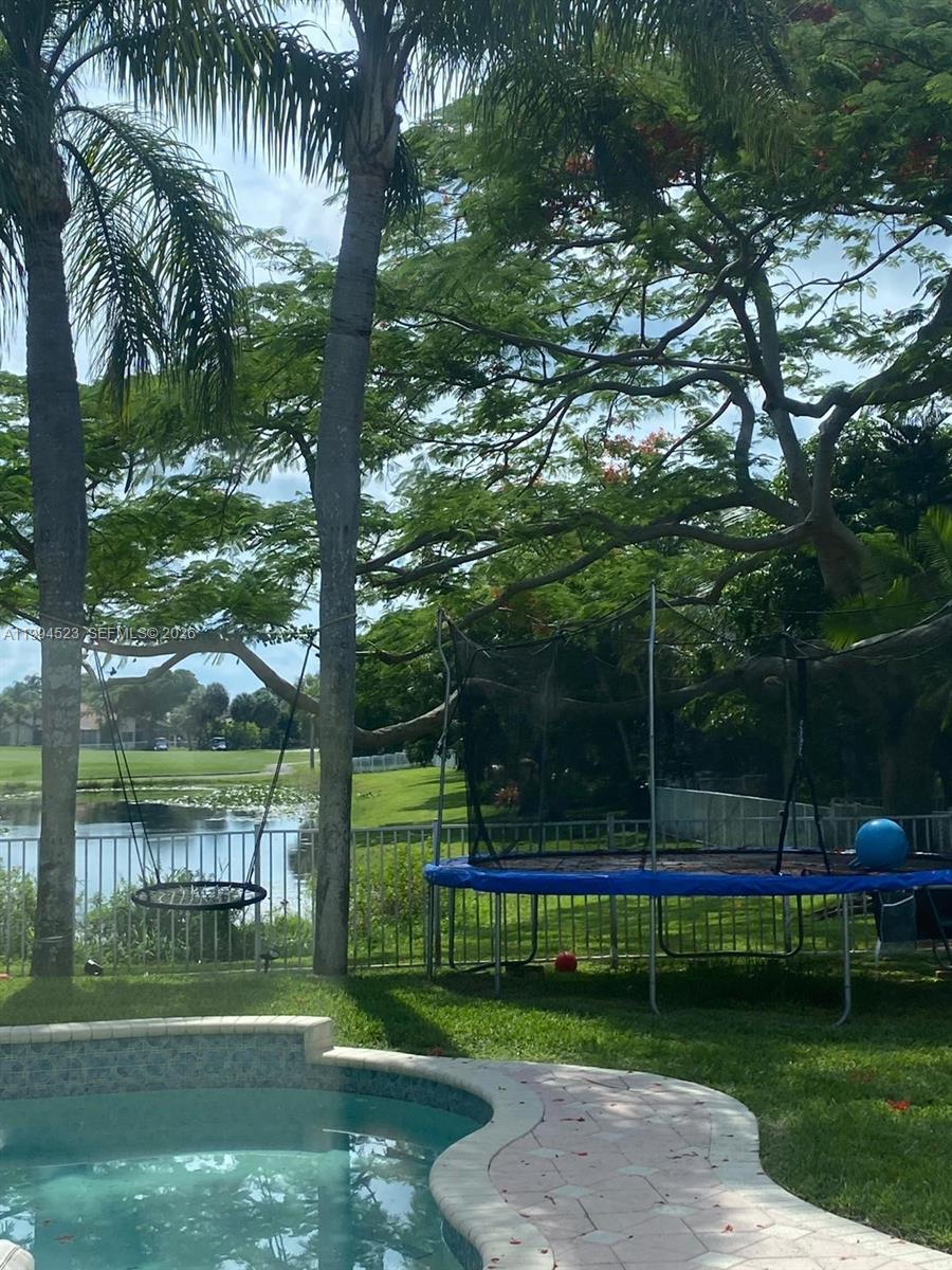 1607 SW 157th Ave Pembroke Pines, FL 33027