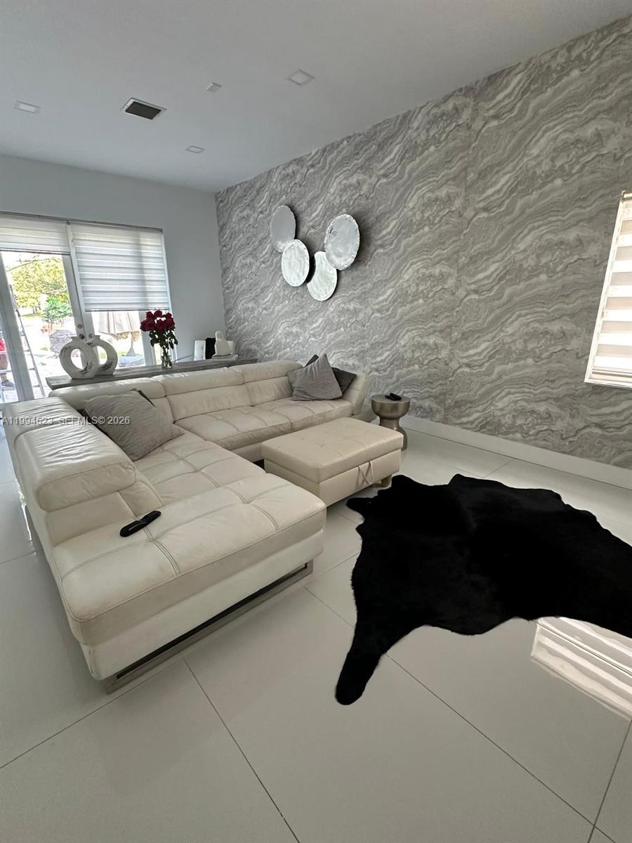 1607 SW 157th Ave Pembroke Pines, FL 33027