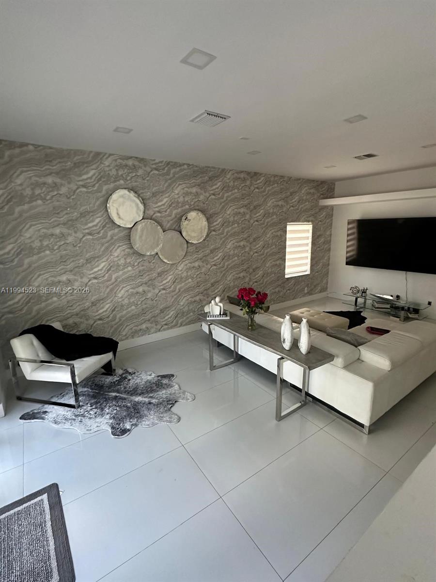 1607 SW 157th Ave Pembroke Pines, FL 33027