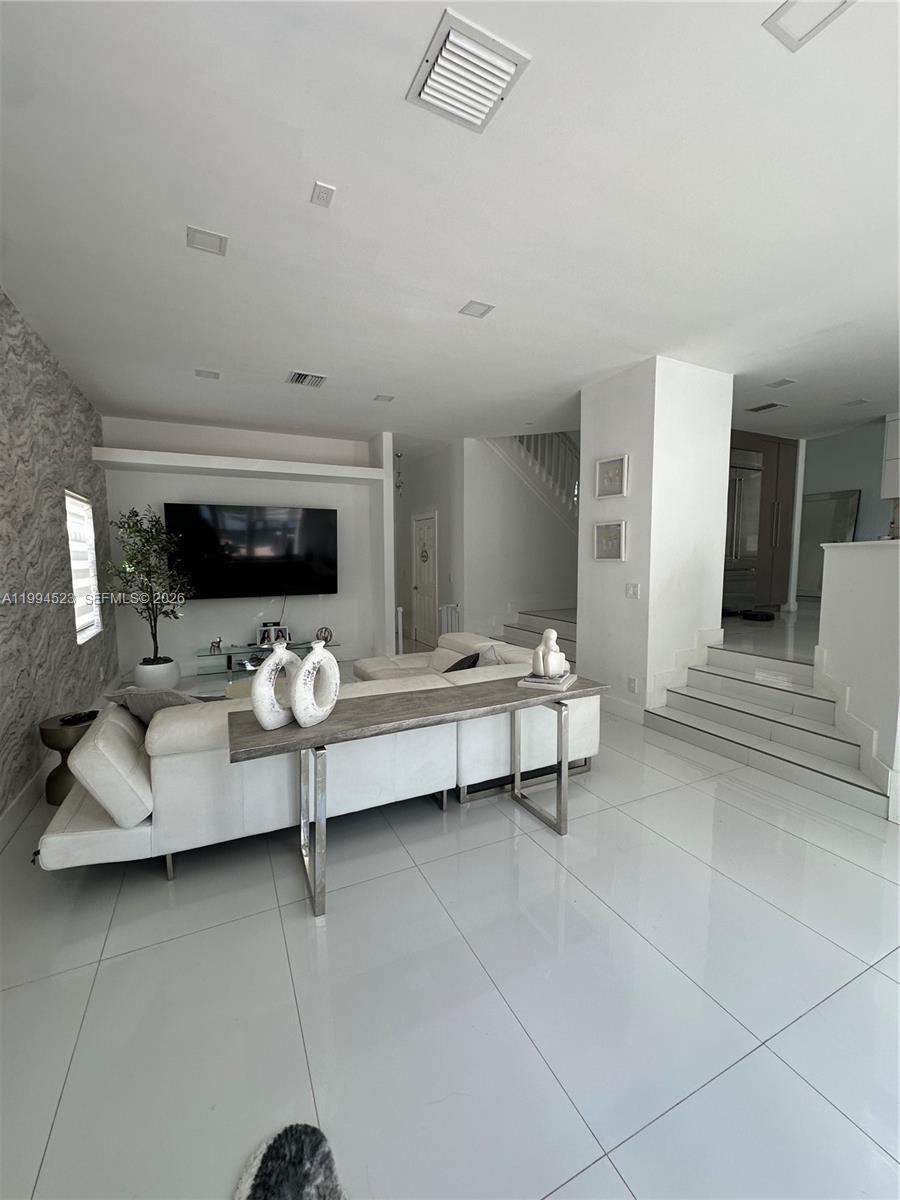 1607 SW 157th Ave Pembroke Pines, FL 33027