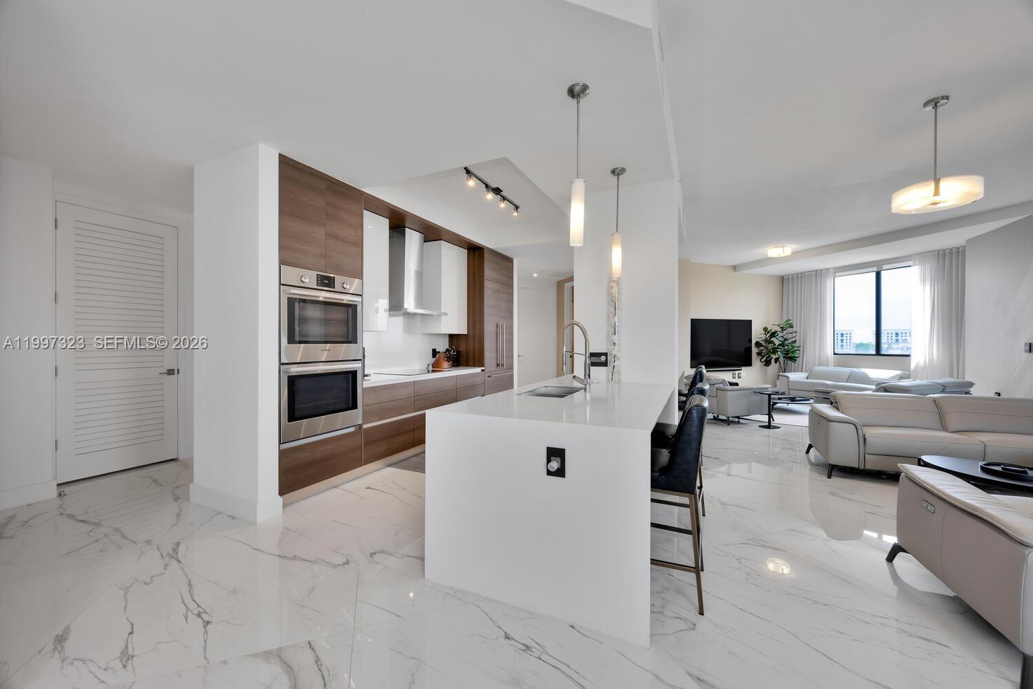 301 Altara Ave #LPH914 Coral Gables, FL 33146