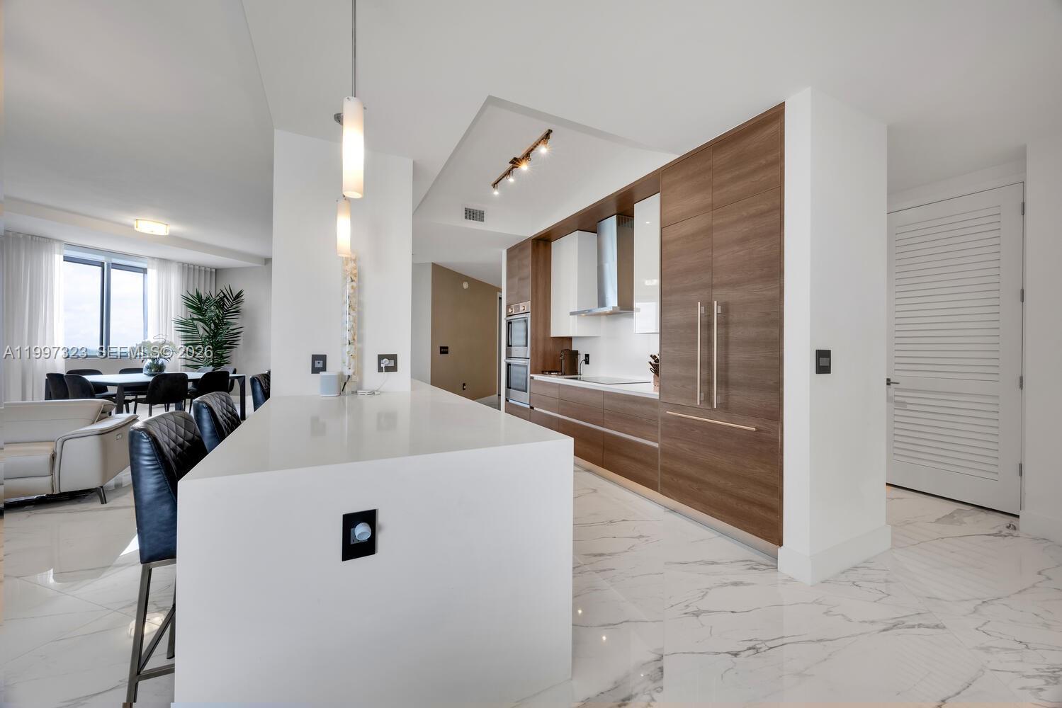 301 Altara Ave #LPH914 Coral Gables, FL 33146