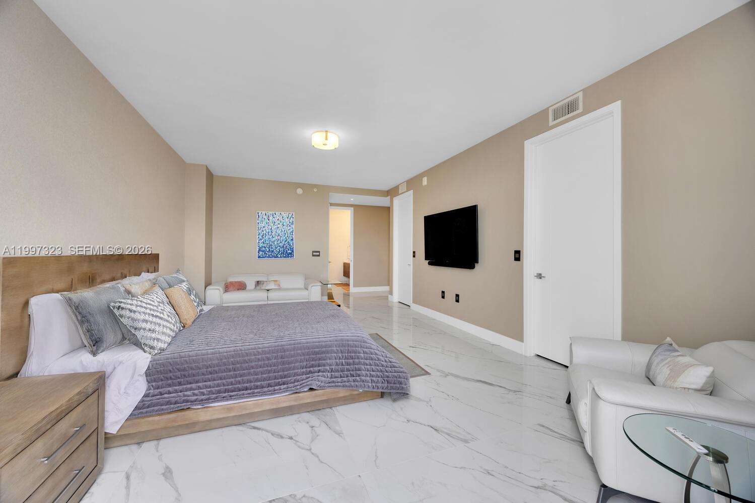 301 Altara Ave #LPH914 Coral Gables, FL 33146