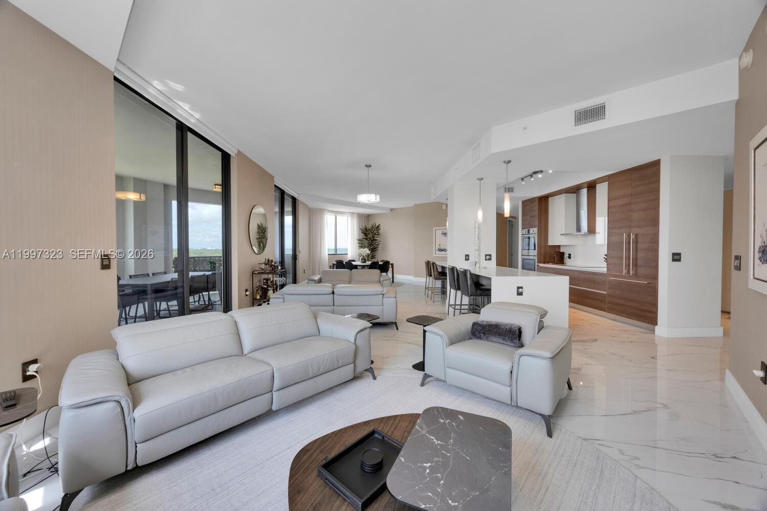 301 Altara Ave #LPH914 Coral Gables, FL 33146