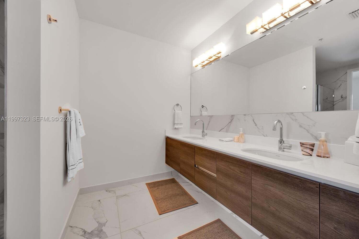 301 Altara Ave #LPH914 Coral Gables, FL 33146