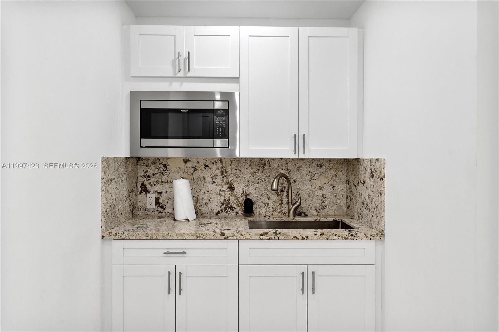 6720 SW 88th Ter Pinecrest, FL 33156