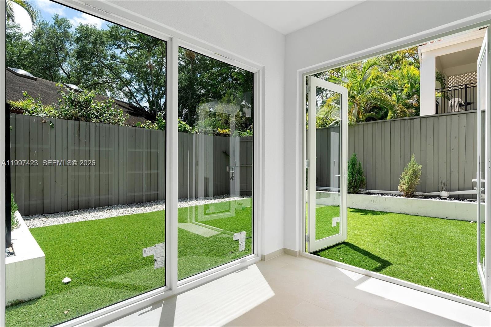 6720 SW 88th Ter Pinecrest, FL 33156