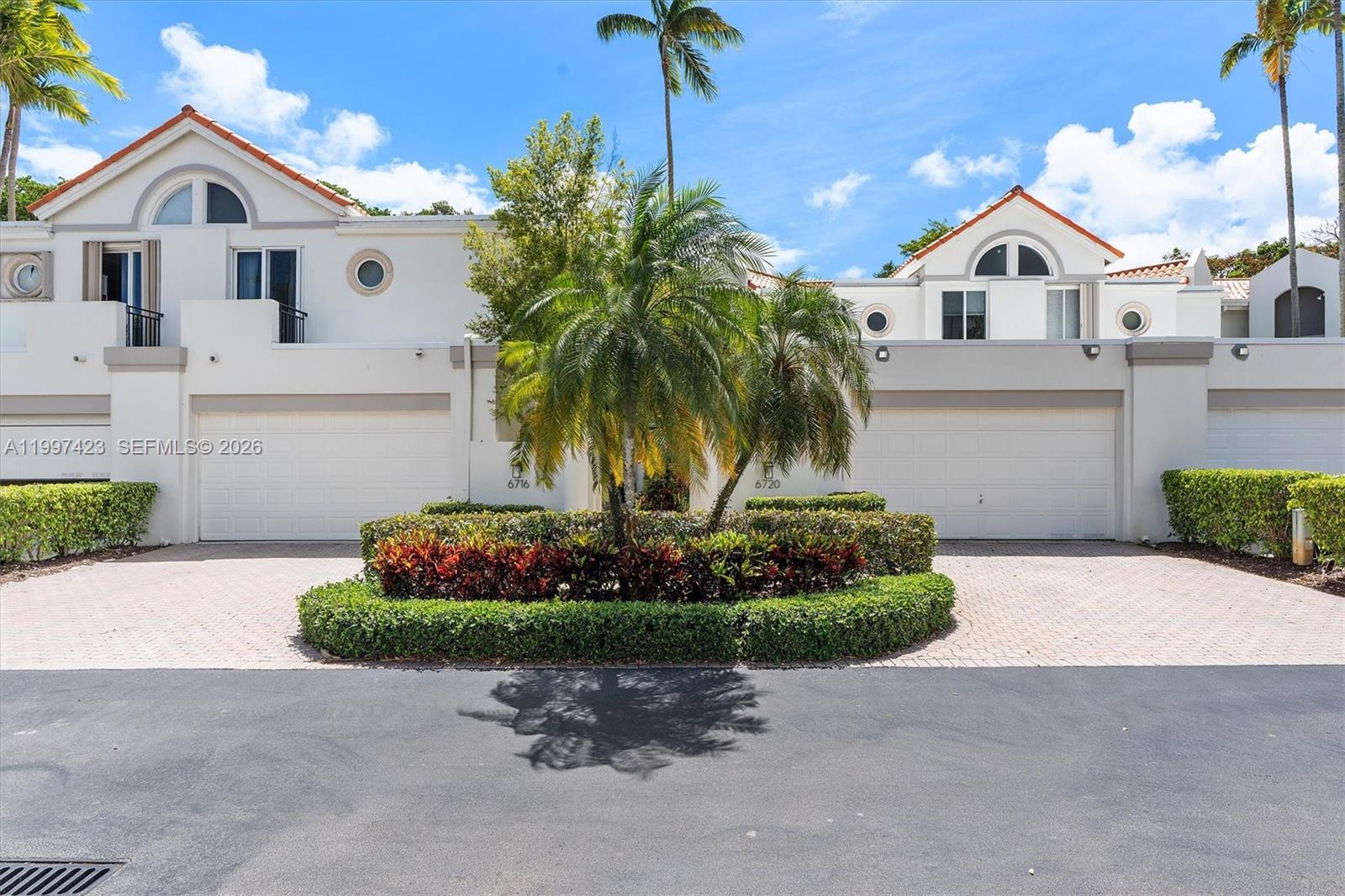 6720 SW 88th Ter Pinecrest, FL 33156