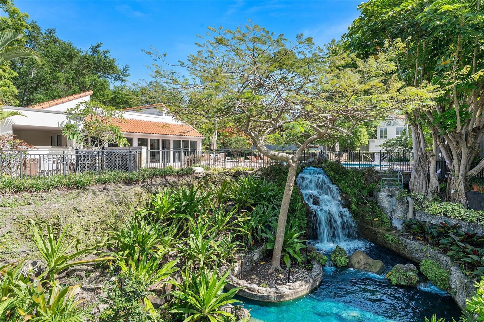 6720 SW 88th Ter Pinecrest, FL 33156