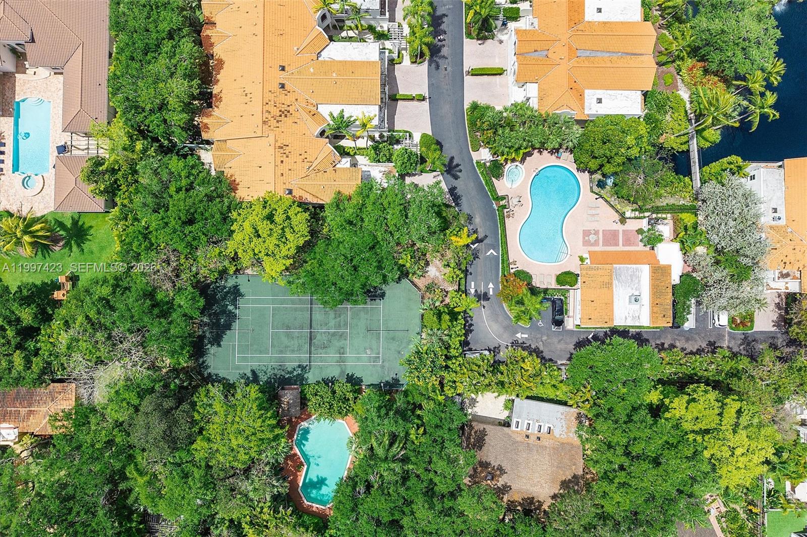 6720 SW 88th Ter Pinecrest, FL 33156