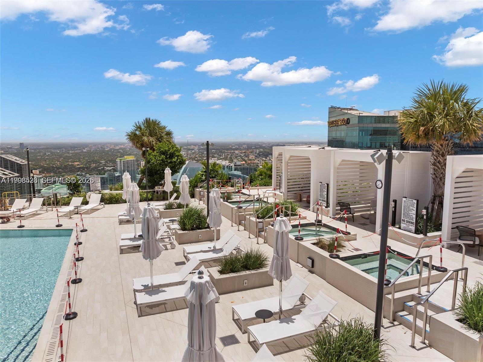 image Aston Martin Residences12